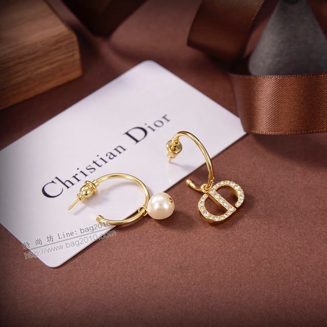 Dior飾品 迪奧原單耳環 2021新款DIOR迪奧字母耳釘  zgd1367